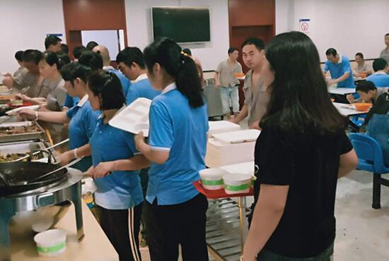 食堂承包公司不榨取員工伙食費(fèi)靠什么賺錢？