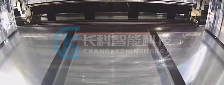 尼得科三協(xié)機(jī)械臂搬運(yùn)玻璃基板