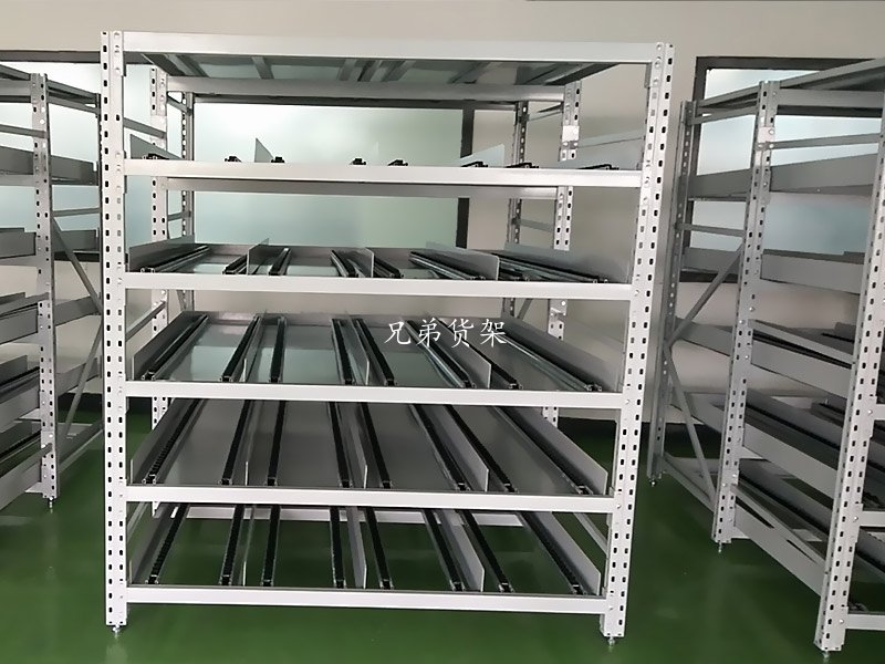 倉(cāng)儲(chǔ)貨架國(guó)內(nèi)和國(guó)外分別都有哪些優(yōu)勢(shì)